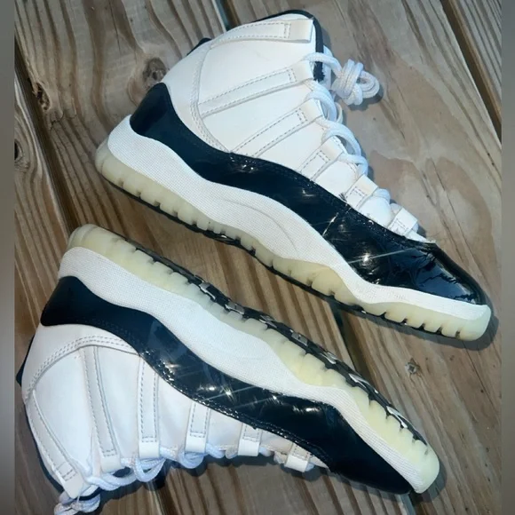 Gratitude 11’s Pre-school Jordan Kids Sneakers Black and White